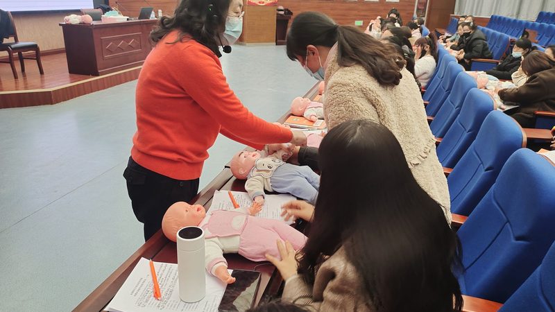 育婴师上门服务，如何挑选合适平台？**