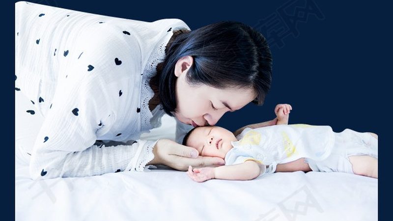 住家育婴师与上门育婴师：价格背后的差异解析